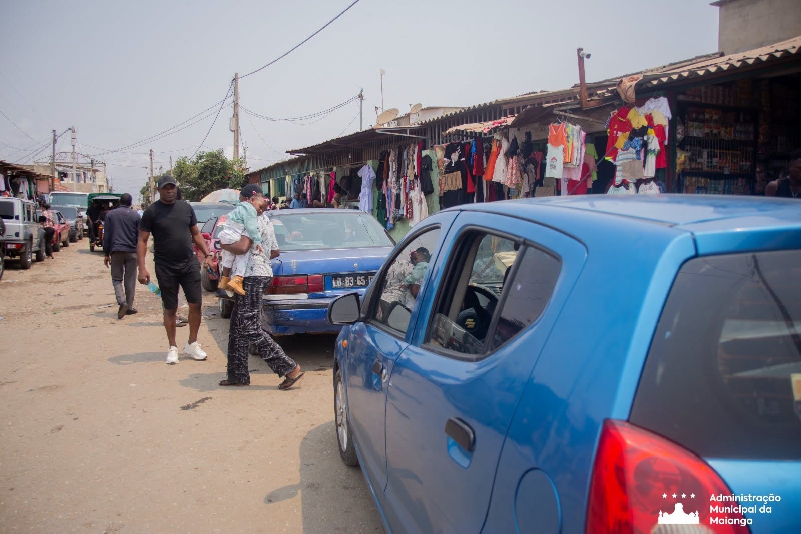 PARAGENS DE TÁXIS E MOTO-TÁXIS SÃO REORGANIZADAS JUNTO AO MERCADO DA TEIXEIRA
